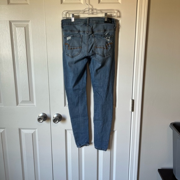 Distressed American Eagle jeans - Picture 2 of 3